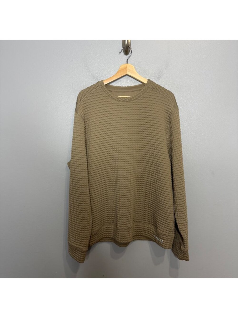NOBULL tan quilted crew neck pullover sweatshirt size XL